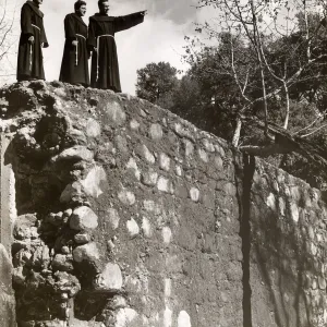 Padres, Friars at Mission Dam, SBBG before 1940