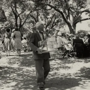 Members Day, under the oaks