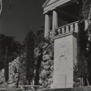 Garden setting in Montecito, © Josef Muench