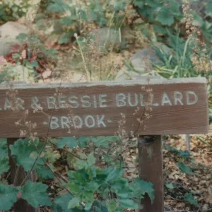 Sellar and Bessie Bullard Brook, sign