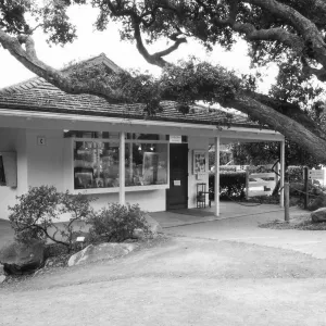 2014 AAM Accreditation Self-Study Documentation: Garden Shop (exterior)