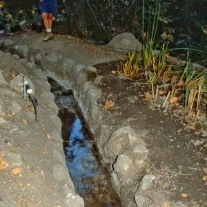 old Mission Aqueduct, construction of the redwood flume