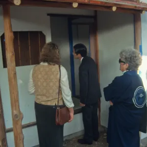 Japanese consul-general visit to Tea House