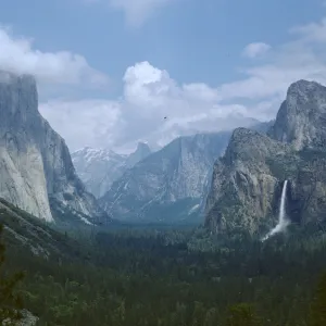 Yosemite Valley, Bridalveil Fall and El Capitan