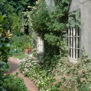 Docent field trip to Virginia Robinson Gardens, Beverly Hills