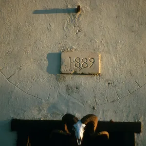 Santa Cruz Island, Smugglers Ranch, sundial above front door