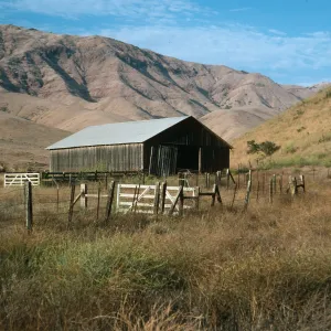Santa Cruz Island, Christy barn