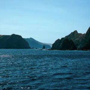 break between Middle & East Anacapa Island