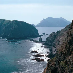 landbridge between East & Middle Anacapa Islands, at low tide (~0.6 ft.), Middle Anacapa Island