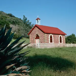 Santa Cruz Island chapel, buit in 1891, Santa Cruz Island
